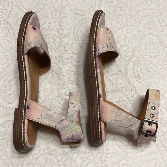 Lucky Brand Sandals Size 6M Flats with Ankle Strap Buckle Close White Floral - Picture 5 of 8